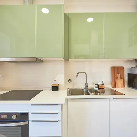 New!! Hearth * ליסבון